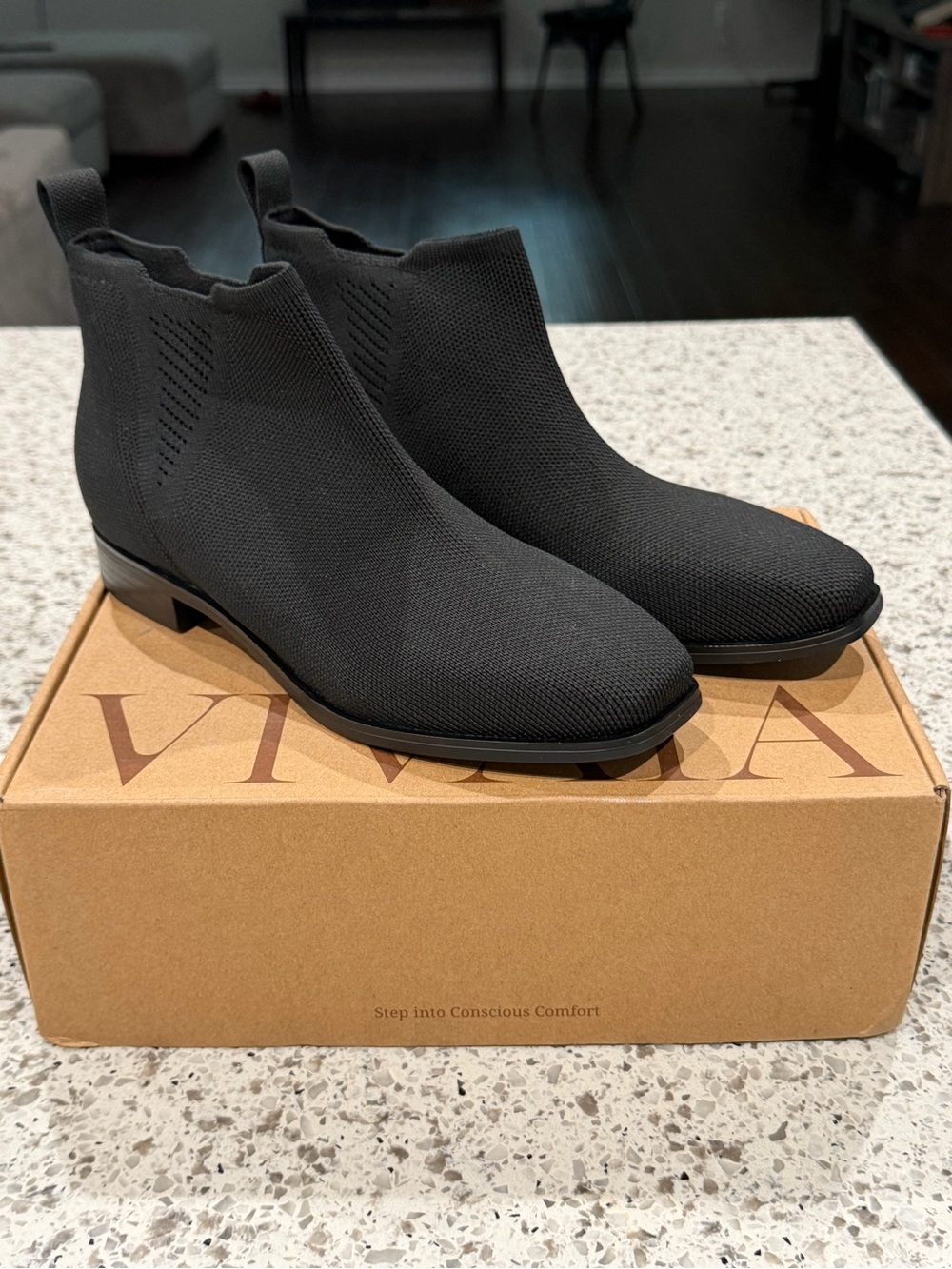 Vivaia Ryan Slip On Chelsea Boots